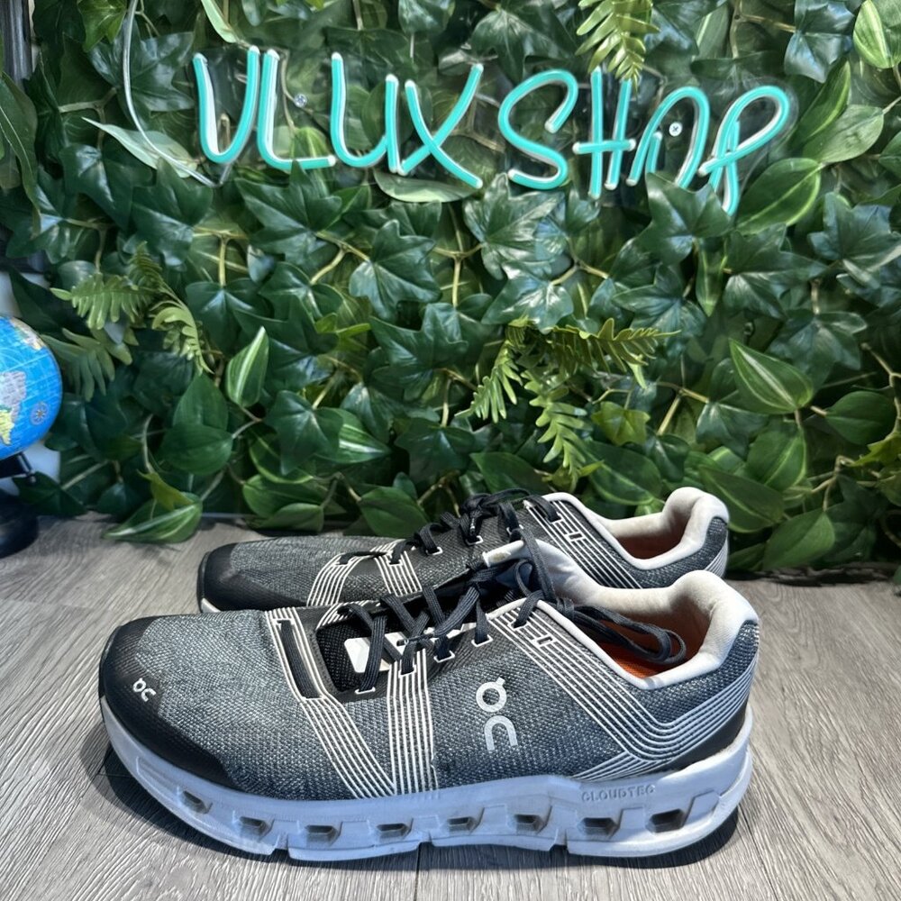 On Running CloudGo Men's Size 11.5 Running Athlet… - image 4